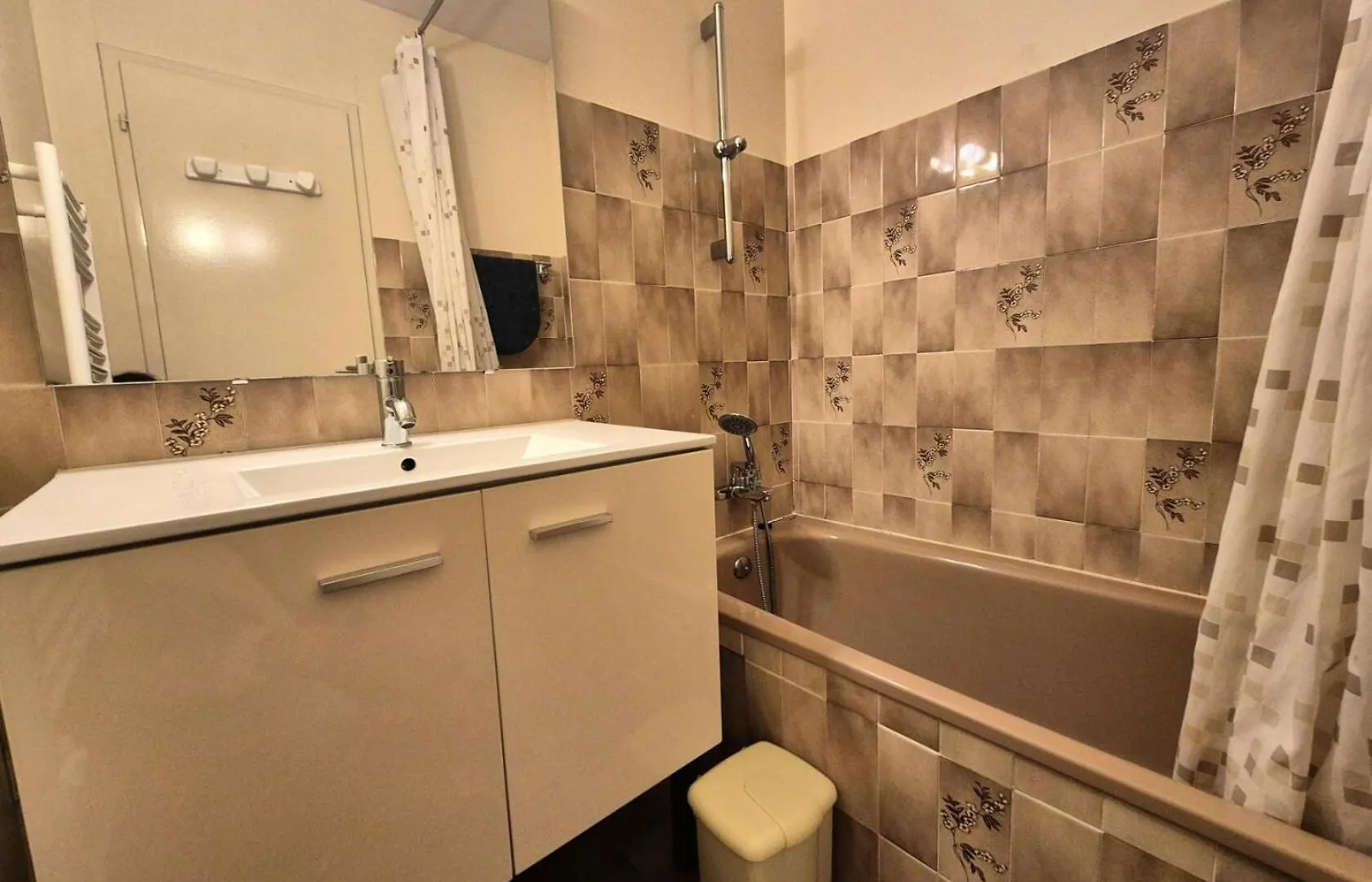 Residence Le Saint Charles A - Studio Idealement Situe A 50 M Des Thermes Chevalley ! Mae-7704 Aix-les-Bains Apartment